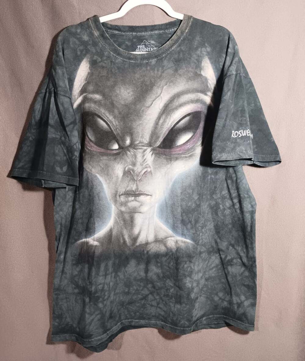 The Mountain Men’s 2XL Alien Roswell Graphic Tee Tie Dye Short Sleeve Shirt